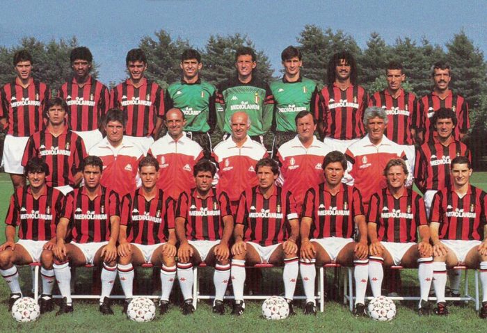 Ayaktakiler Oturanlar Milan 19921993