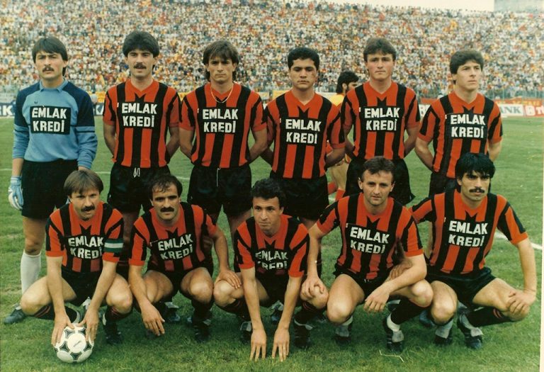 Ayaktakiler Oturanlar Diyarbakırspor 19861987