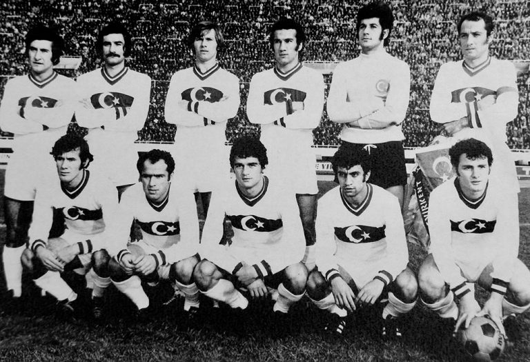 Ayaktakiler Oturanlar Beşiktaş 19711972