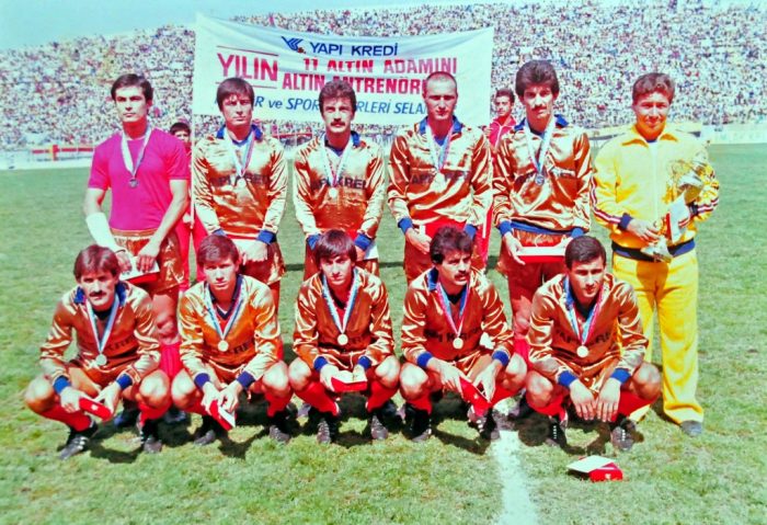 Ayaktakiler Oturanlar Galatasaray 19821983
