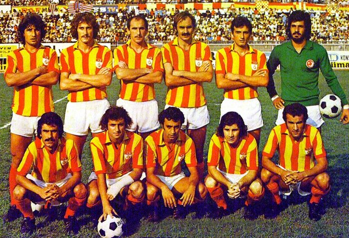 Ayaktakiler Oturanlar | Galatasaray 1974-1975