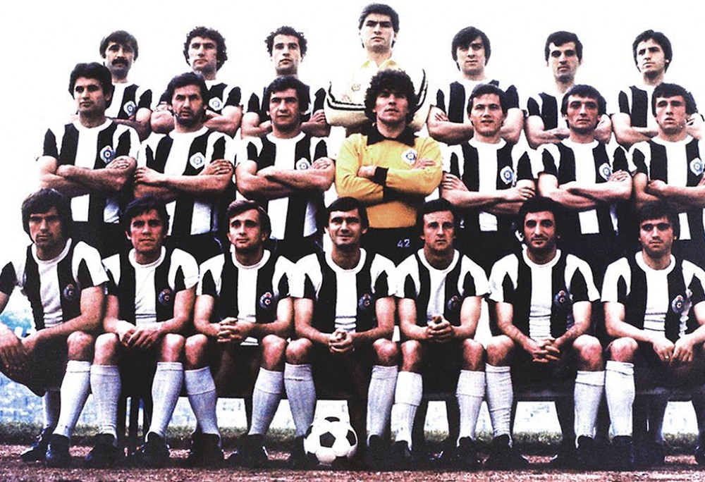 Ayaktakiler Oturanlar Partizan 19821983